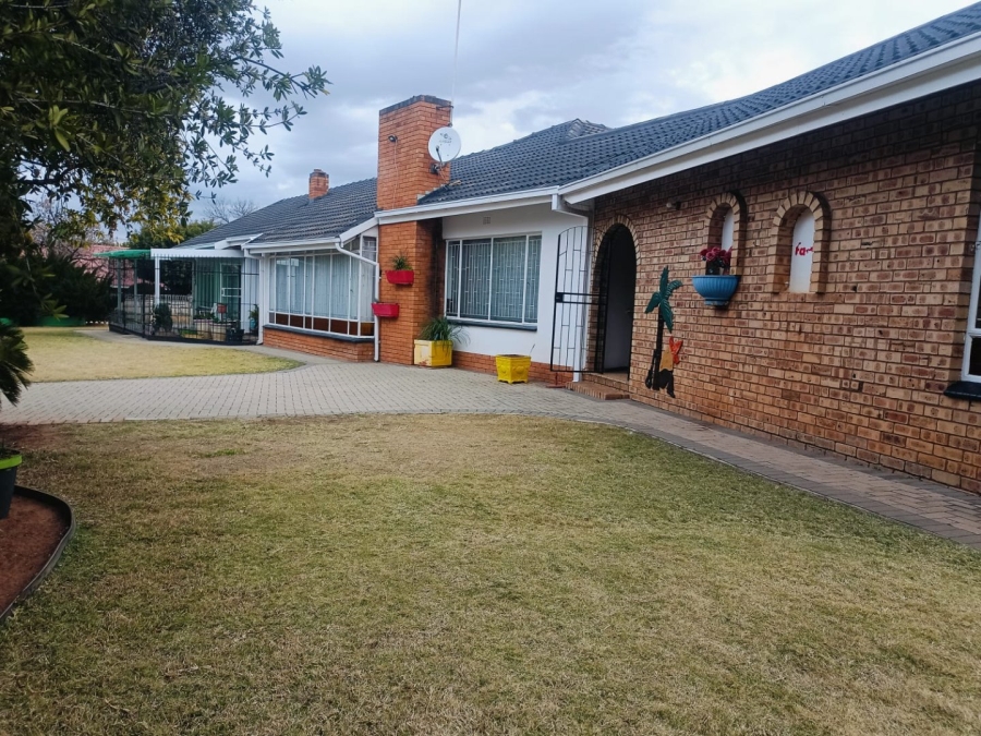 4 Bedroom Property for Sale in Wilkoppies North West
